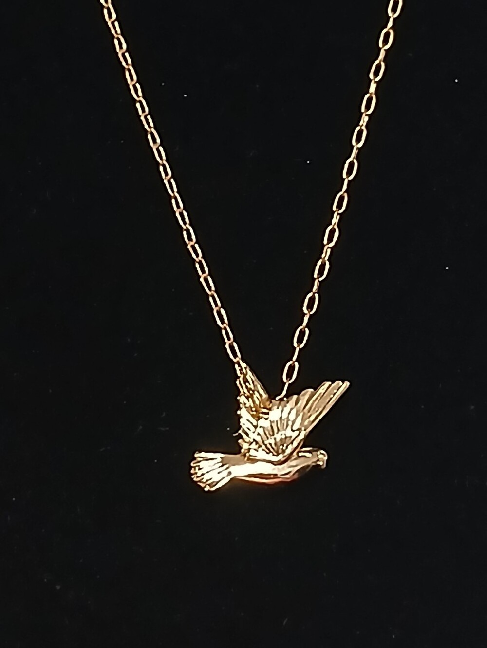 Gold tone dove bird chain link dainty And delicate necklace